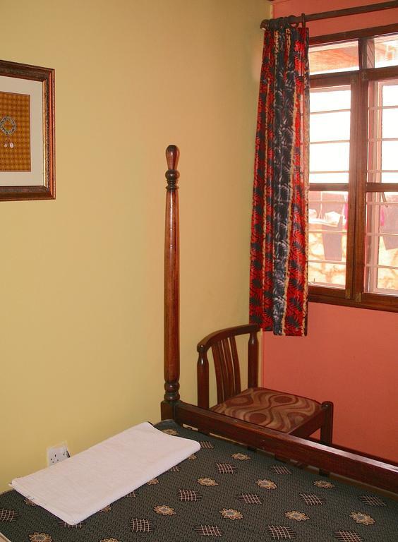 Hotel Acacia Кампала Екстер'єр фото