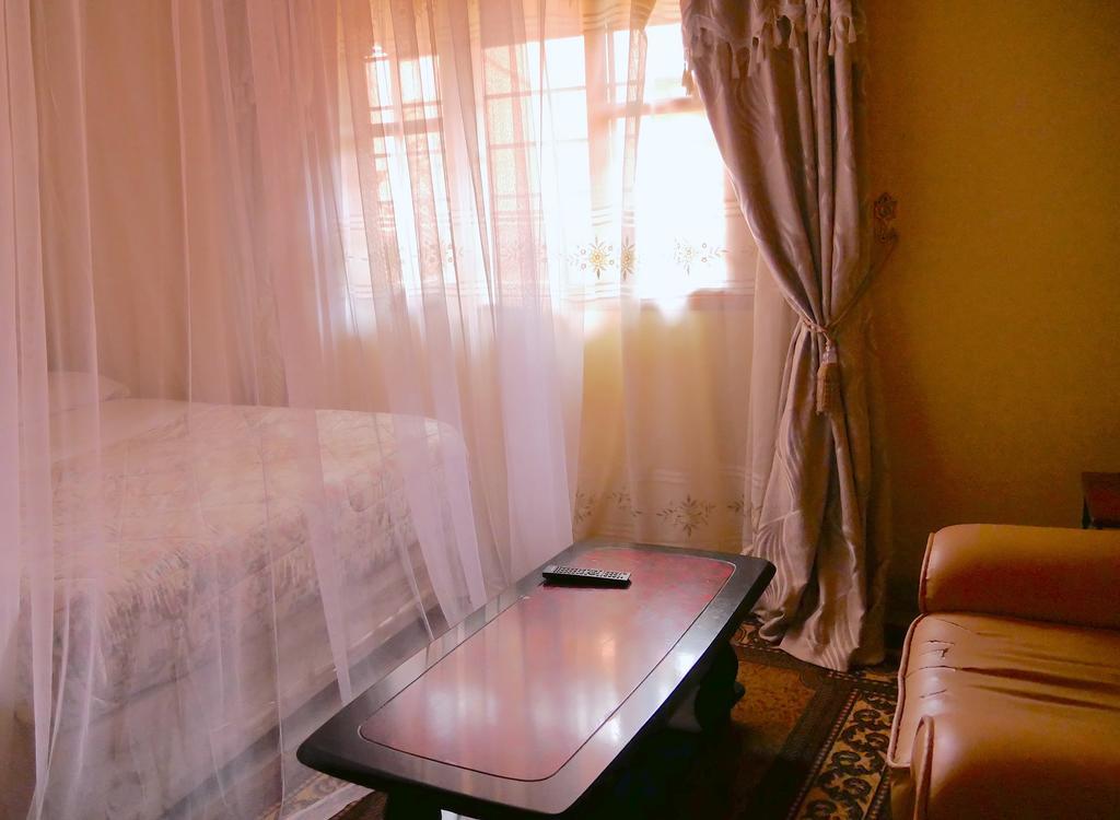 Hotel Acacia Кампала Екстер'єр фото