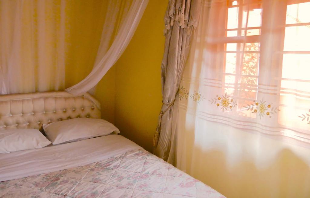 Hotel Acacia Кампала Екстер'єр фото