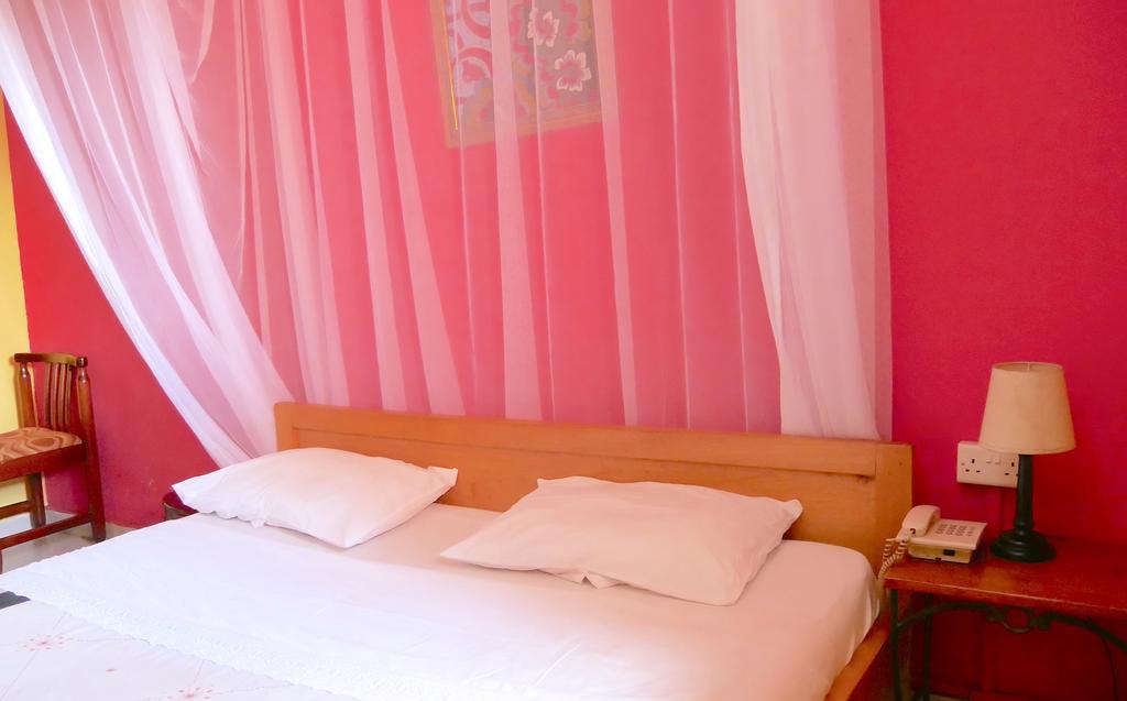 Hotel Acacia Кампала Екстер'єр фото